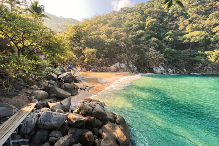 Los Colomitos Beach